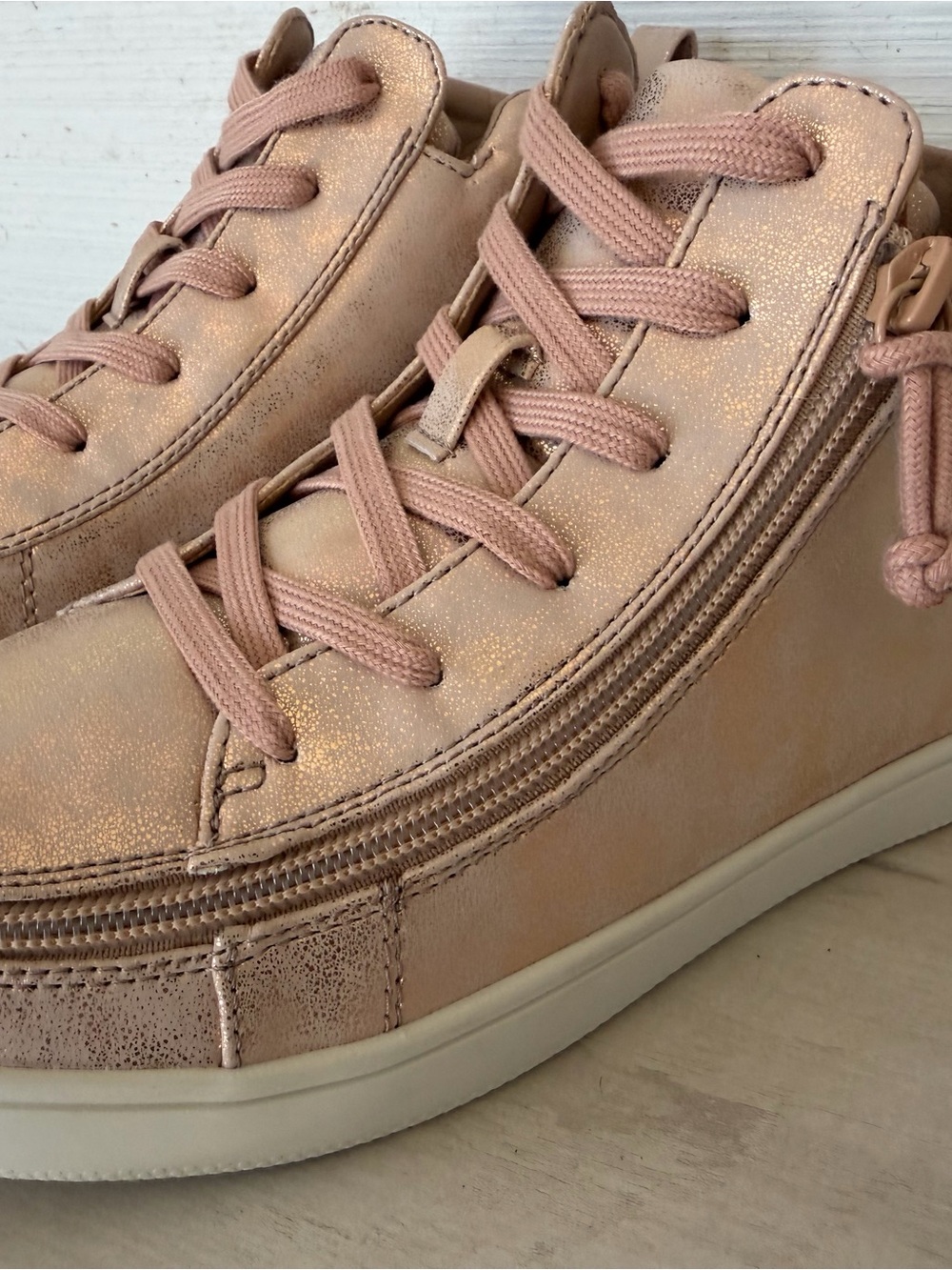 Billy Footwear Womens Sneaker Mid Top Zip Up Rose Gold Size US 6W UK 4W NEW